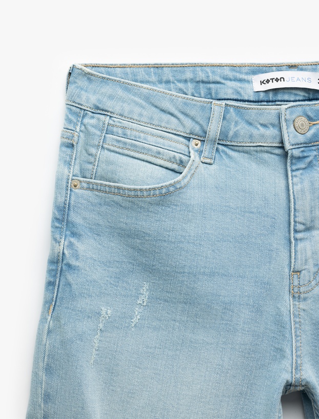 Slim Fit Pamuklu Katlamalı Paça Denim Şort_5