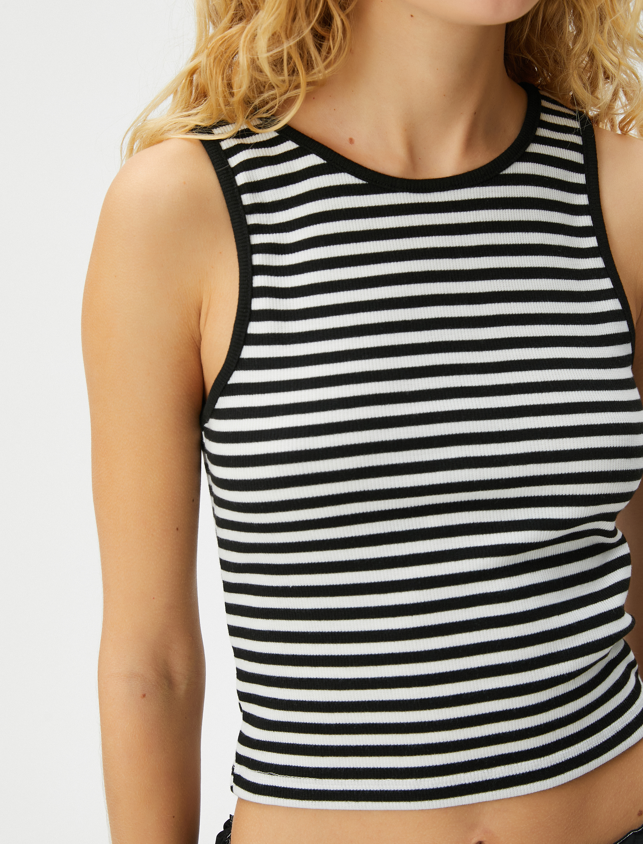   Halter Yaka Kolsuz Tişört Slim Fit Viskon Kumaş