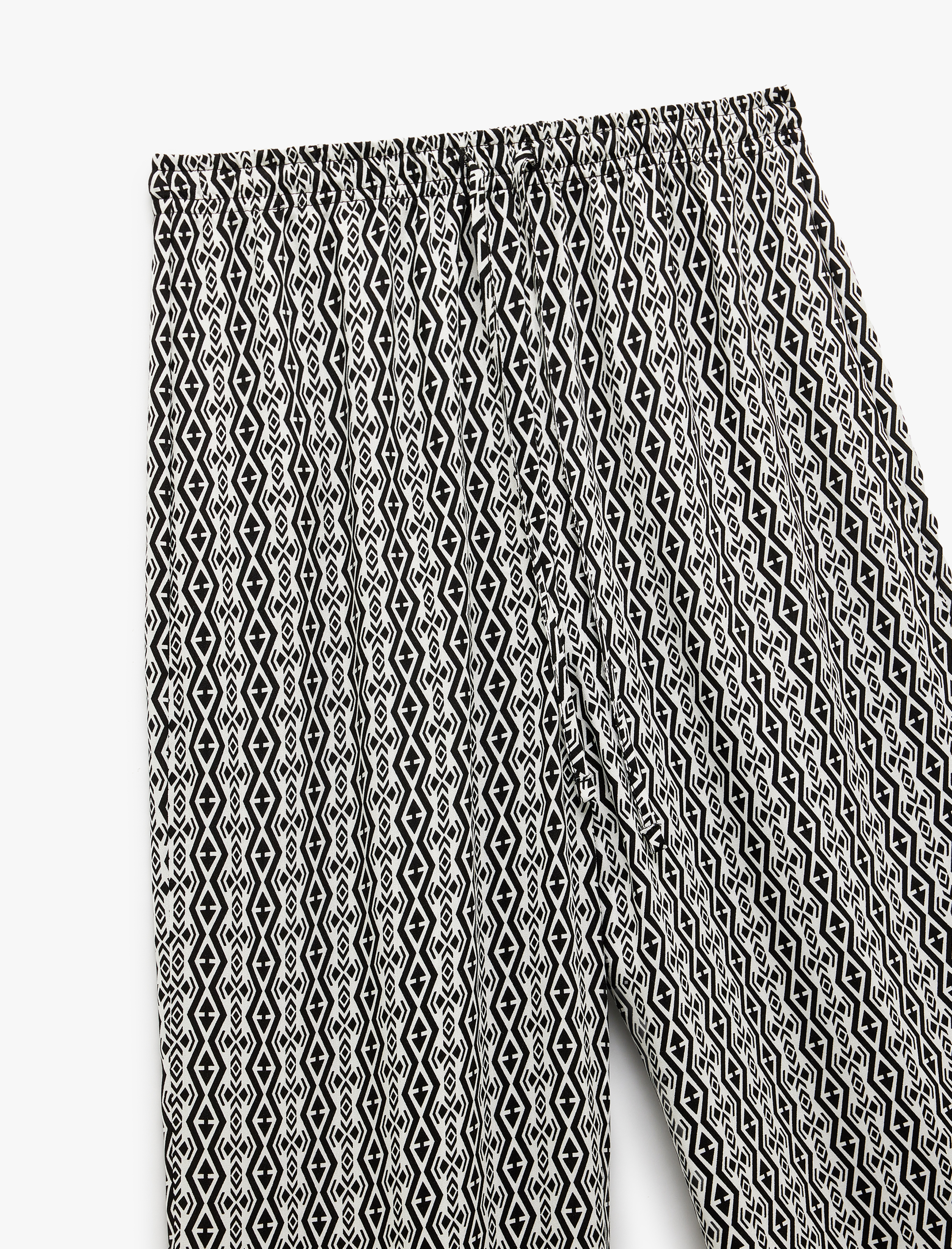   Beli Bağcıklı Viskon Düz Paça Pantolon