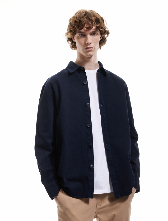  Pamuklu Uzun Kollu Regular Fit Klasik Yaka Düğmeli Gömlek Ceket