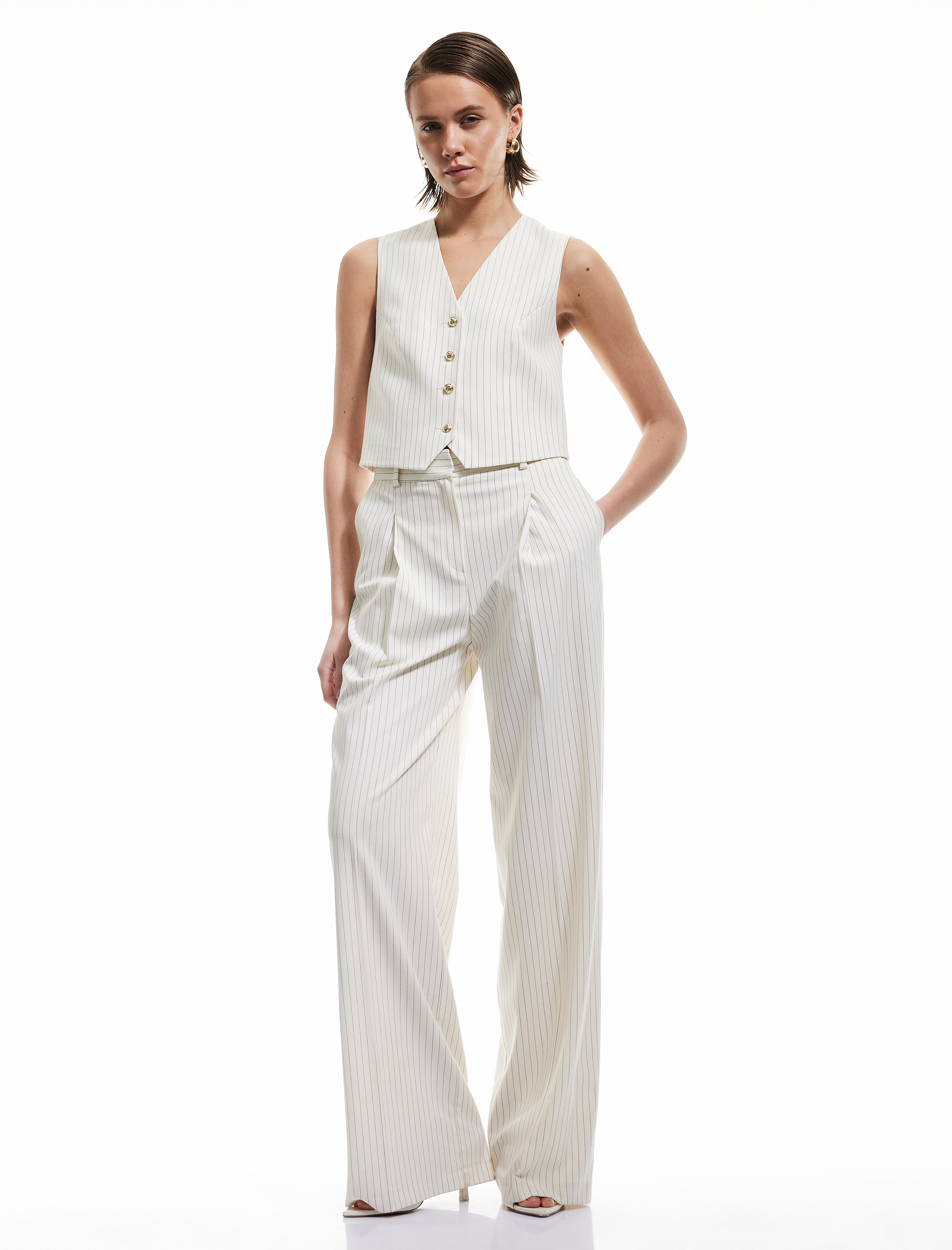   Kolsuz V Yaka Düğme Detaylı Çizgili Blazer Yelek