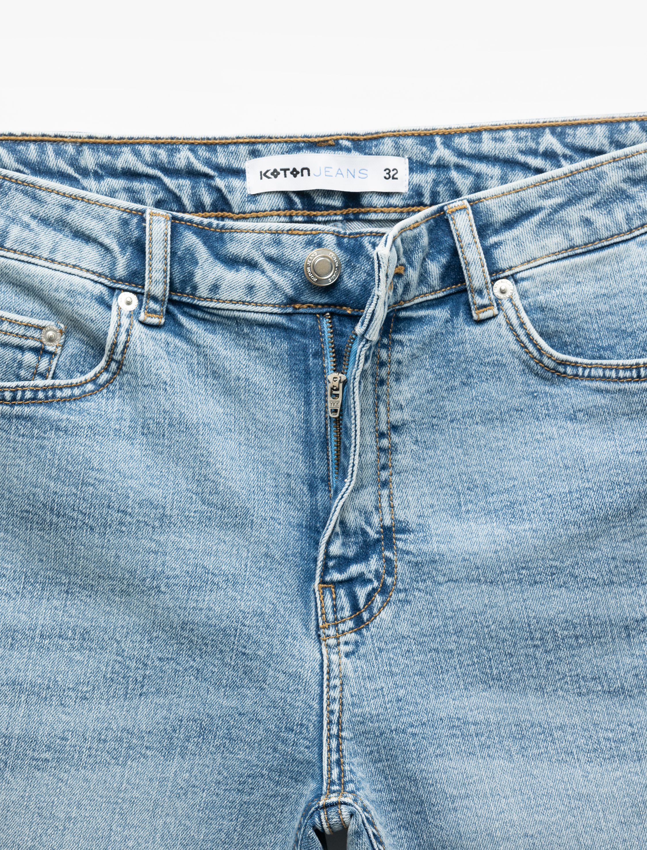   Katlamalı Paça Cepli Bermuda Slim Fit Denim Şort