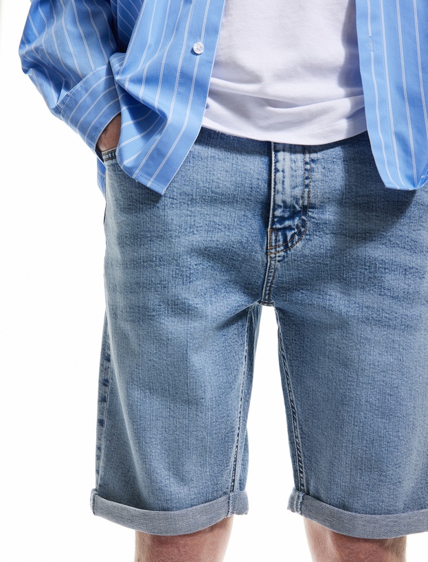 Katlamalı Paça Cepli Bermuda Slim Fit Denim Şort_2