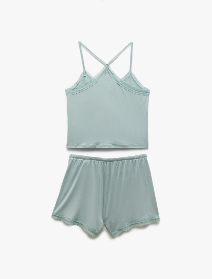  Viskon Kumaş Kolsuz V Yaka Askılı Şortlu Pijama Takımı