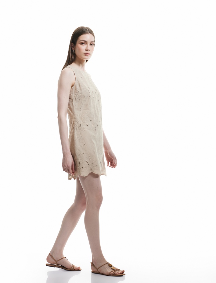  Pamuklu Astarlı Fistolu Brodeli Kolsuz Mini Halter Yaka Elbise