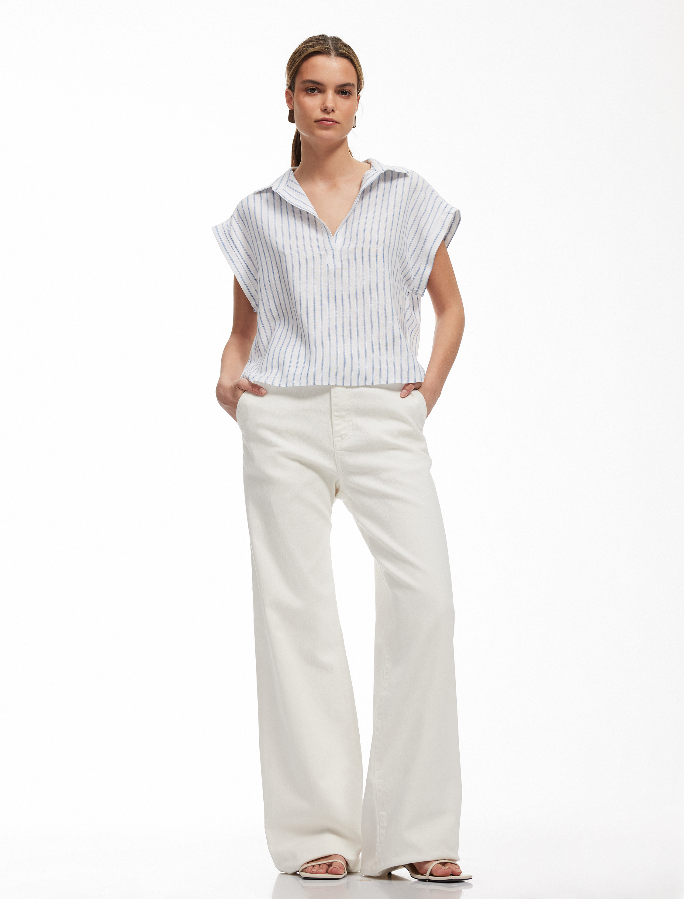   Viskon Keten Karışımlı Gömlek Yaka Kolsuz Crop Bluz