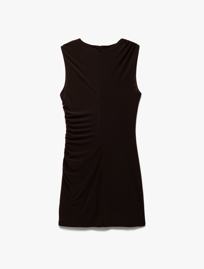  Drape Detaylı Bisiklet Yaka Kolsuz Mini Elbise