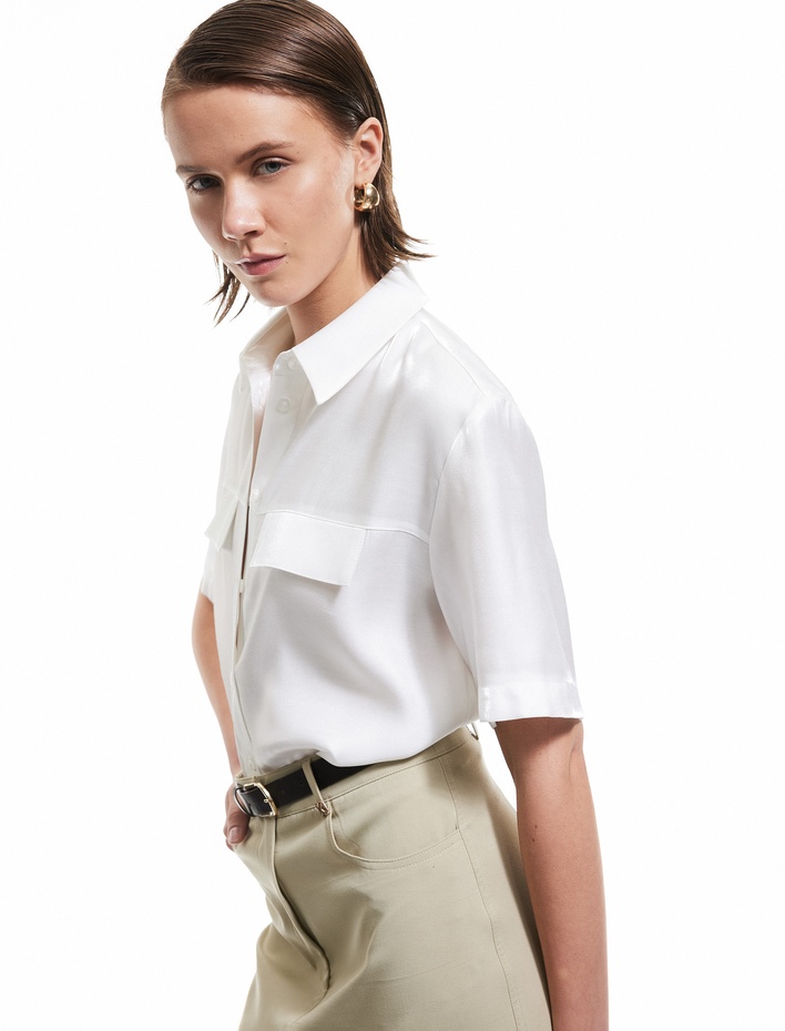  Klasik Yaka Kısa Kollu Cepli Saten Gömlek