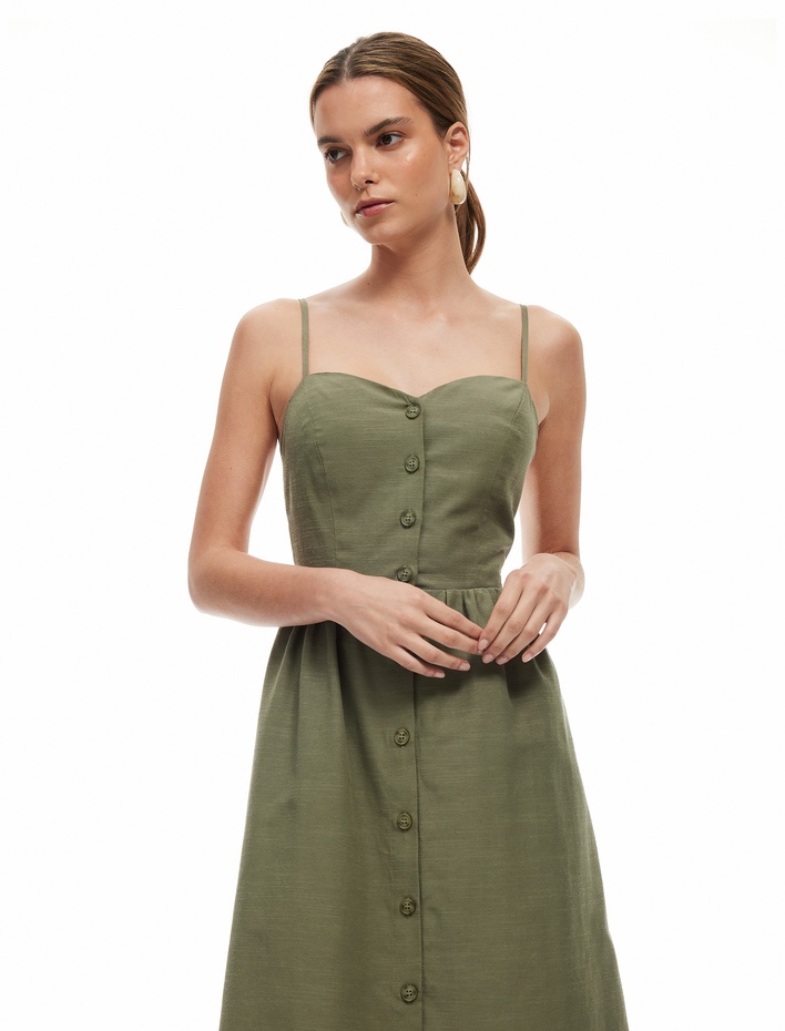  Arkası Gipe Detaylı Düğmeli İnce Askılı Midi Boy Elbise