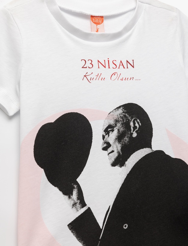 Kısa Kollu Pamuklu Bisiklet Yaka Atatürk Baskılı Tişört_2