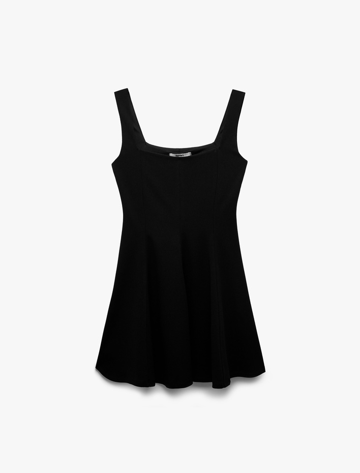  Krep Scuba Kumaş Kolsuz Kare Yaka Mini Elbise