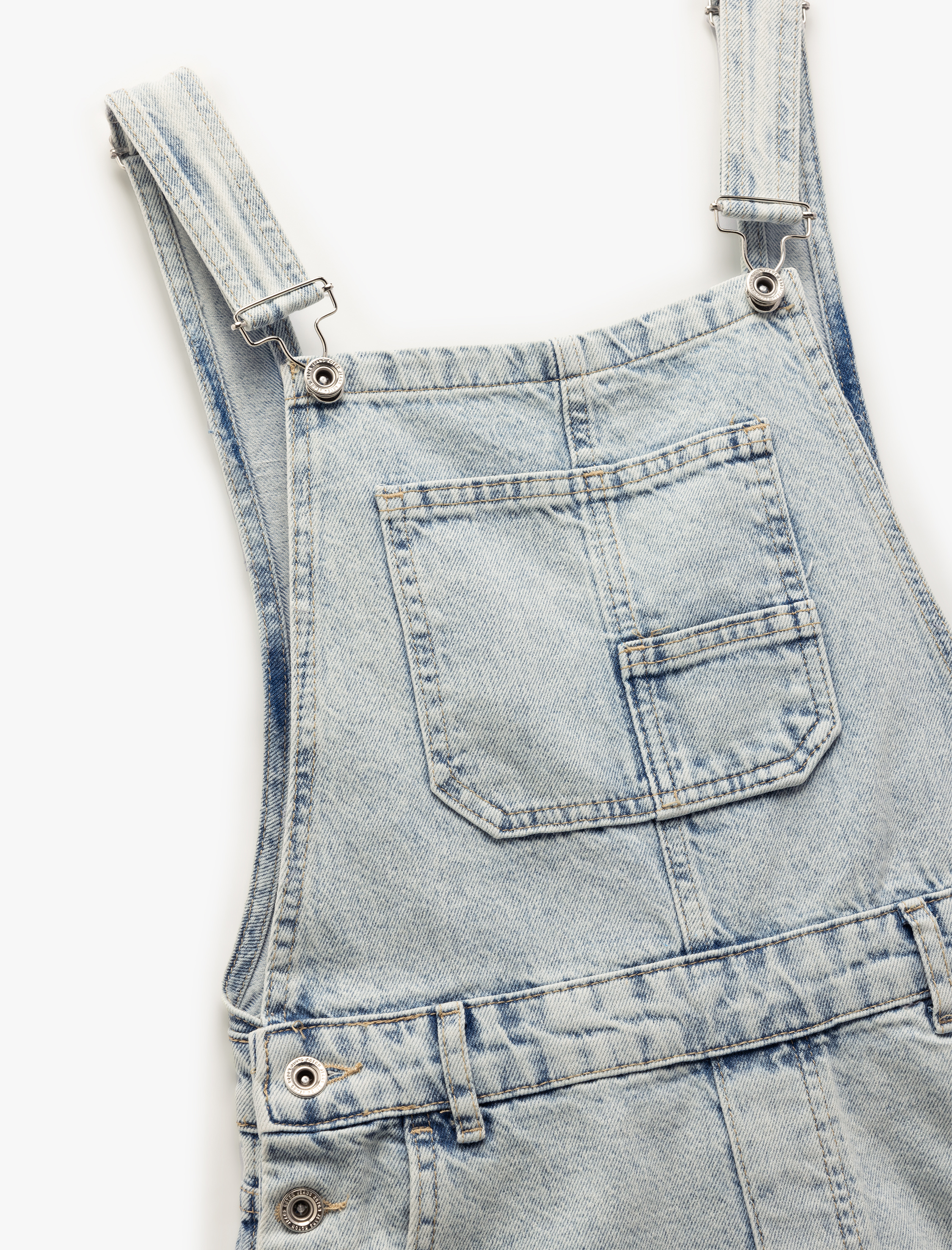   Yıpratma Detaylı Cepli Rahat Kesim Mini Askılı Denim Şort Salopet