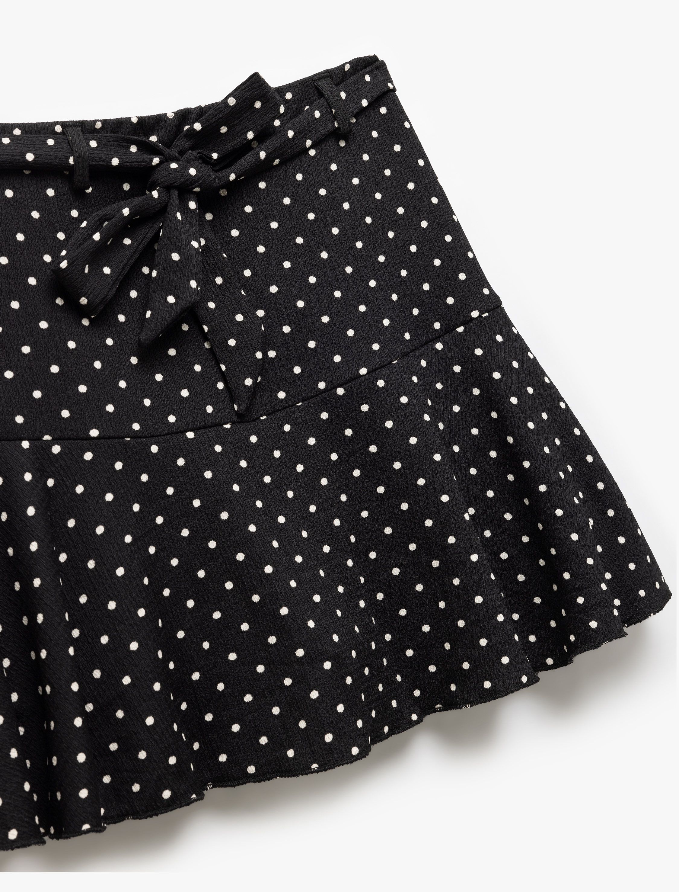   Kemer Detaylı Puantiyeli Bürümcük Rahat Kesim Mini Şort Etek