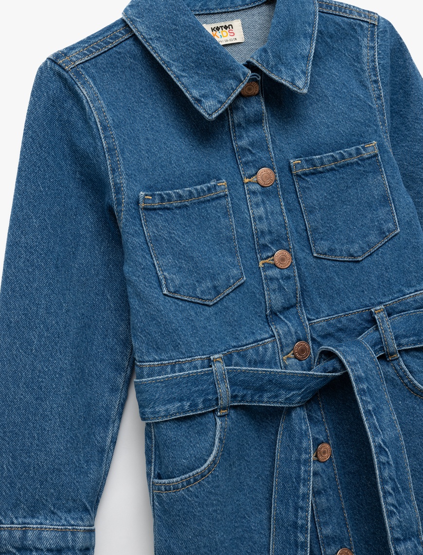  Kız Çocuk Uzun Kollu Pamuklu Kuşak Detaylı Cepli Düğmeli Gömlek Yaka Denim Elbise