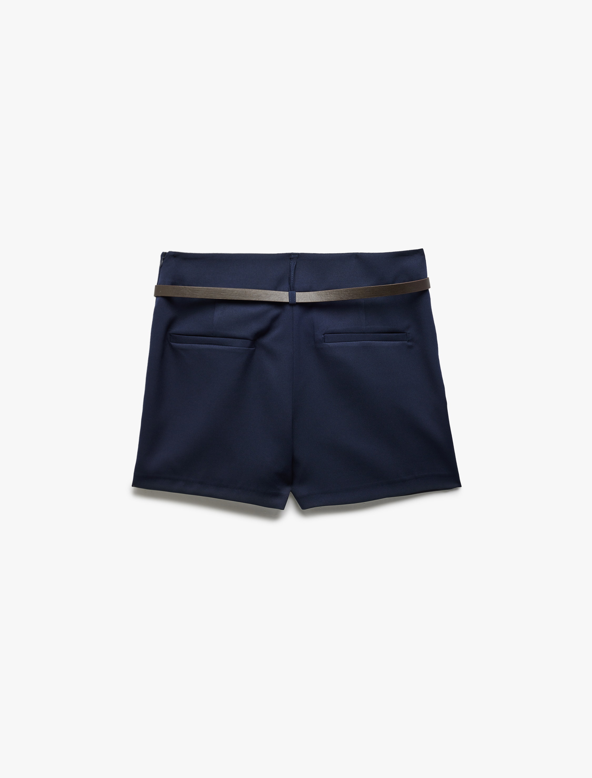   Regular Fit Kemer Detaylı Kruvaze Mini Şort Etek