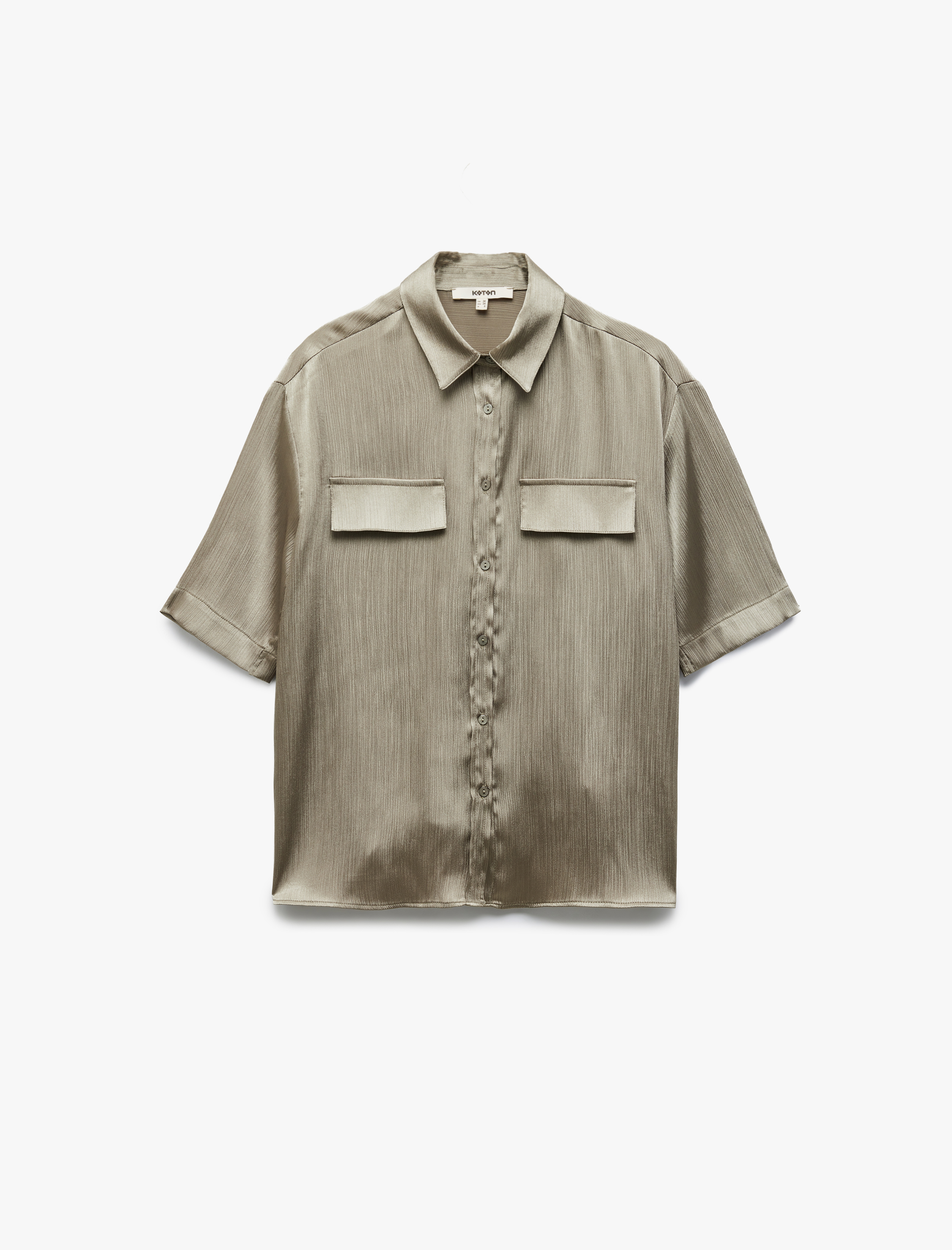   Kapaklı Cep Detaylı Kısa Kollu Saten Gömlek