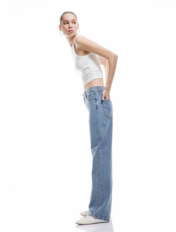  Pamuklu Normal Bel Taş Detaylı Straight Fit Jean