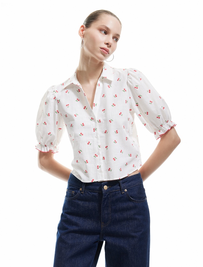  Düğmeli Kiraz Detaylı Kısa Balon Kollu Gömlek