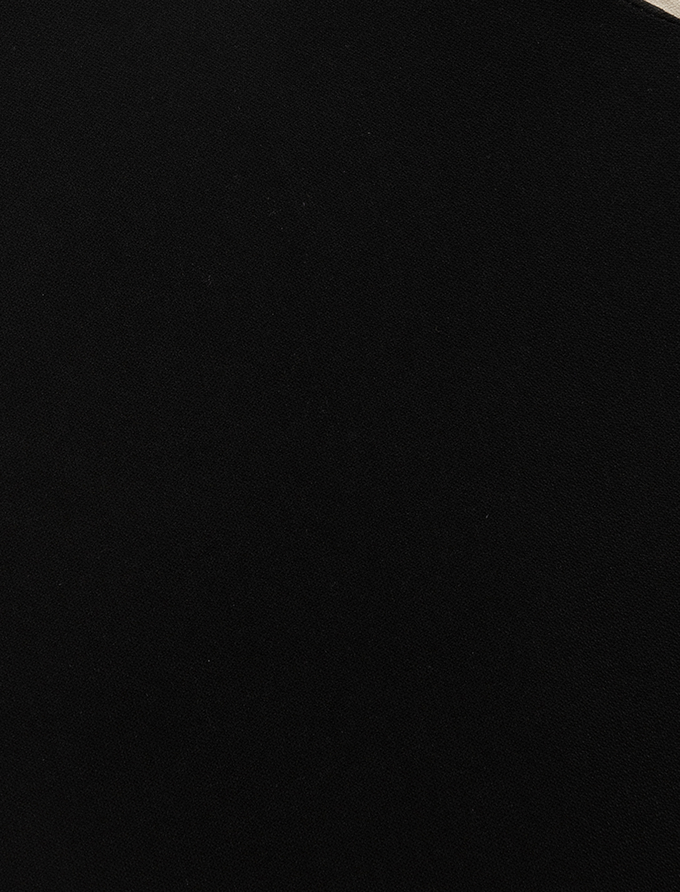   İki Farklı Kumaş Kullanımlı V Yaka İnce Askılı Bluz