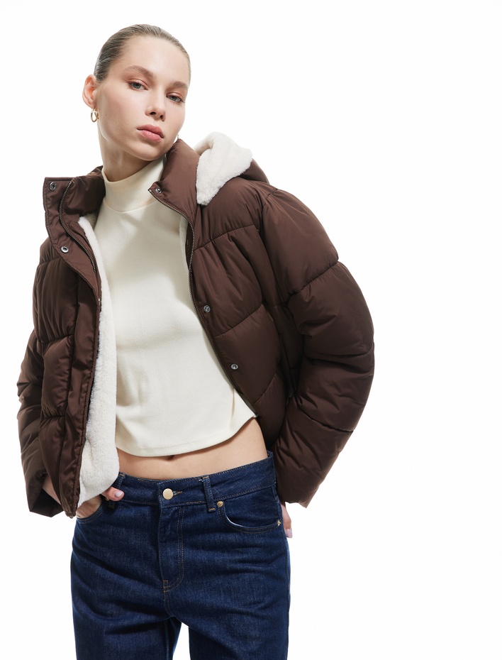  Kapüşonlu Fermuarlı İçi Peluş Çıtçıt Düğmeli Cepli Şişme Mont