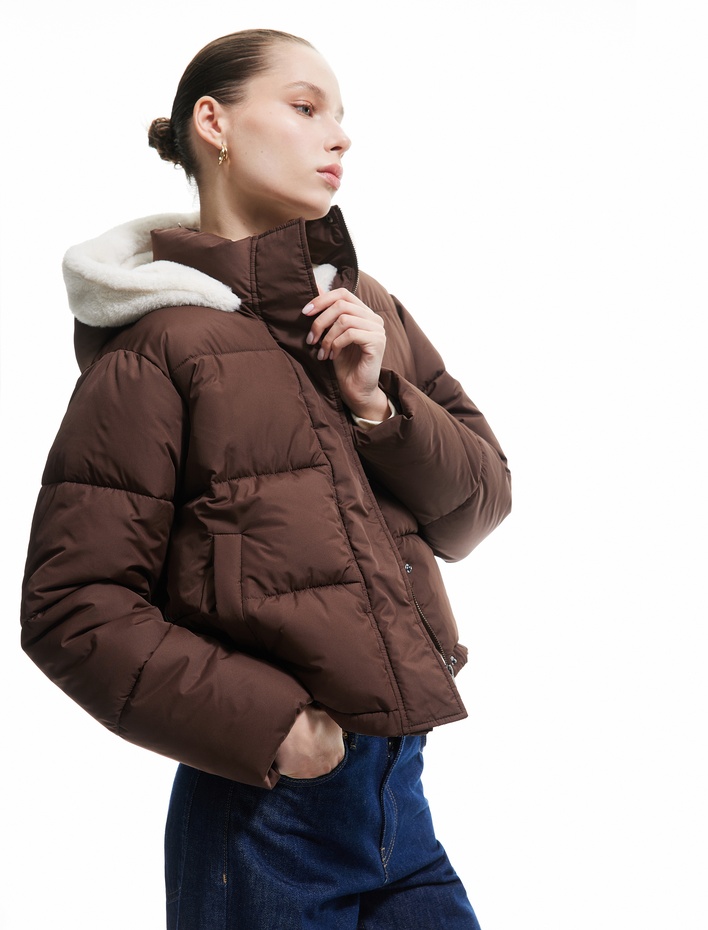  Kapüşonlu Fermuarlı İçi Peluş Çıtçıt Düğmeli Cepli Şişme Mont