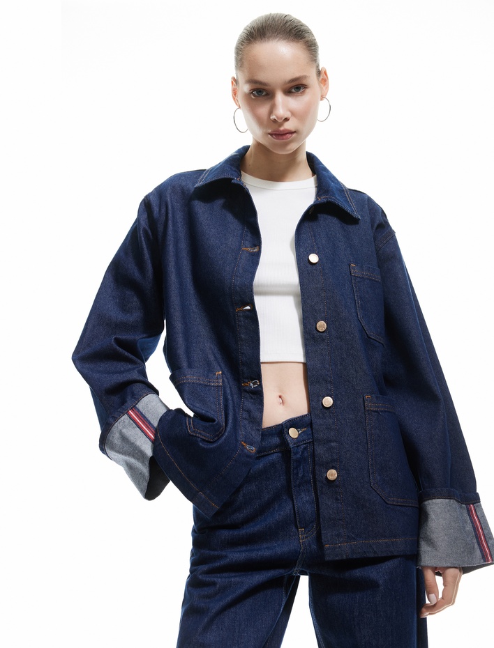  Pamuklu Cep Detaylı Klasik Yaka Düğmeli Denim Ceket