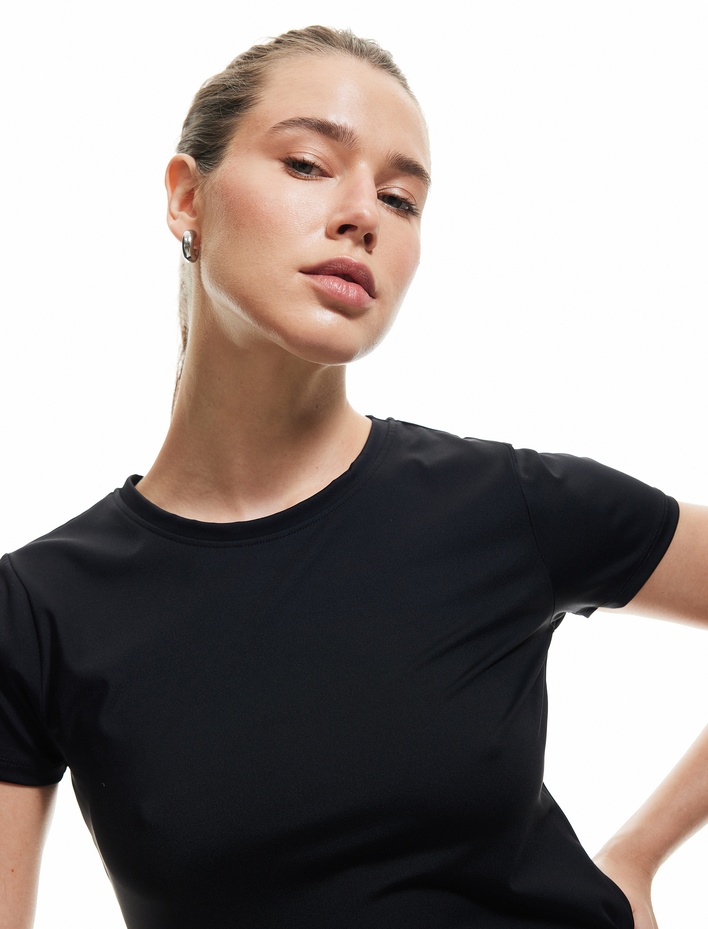  Bisiklet Yaka Slim Fit Kısa Kollu İnterlok Spor Tişört