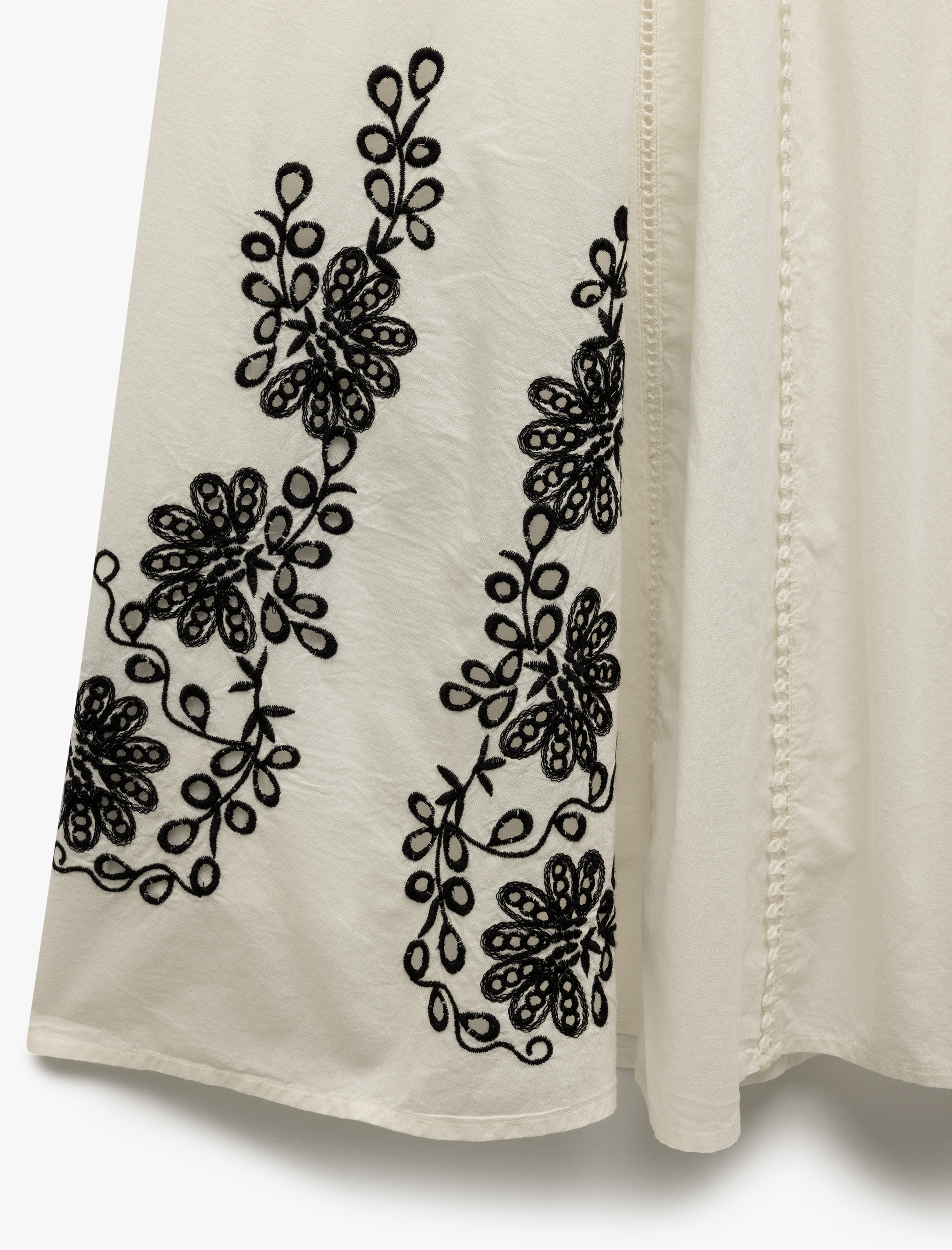   Pamuklu Astarlı Nakış Detaylı Uzun Kloş Etek