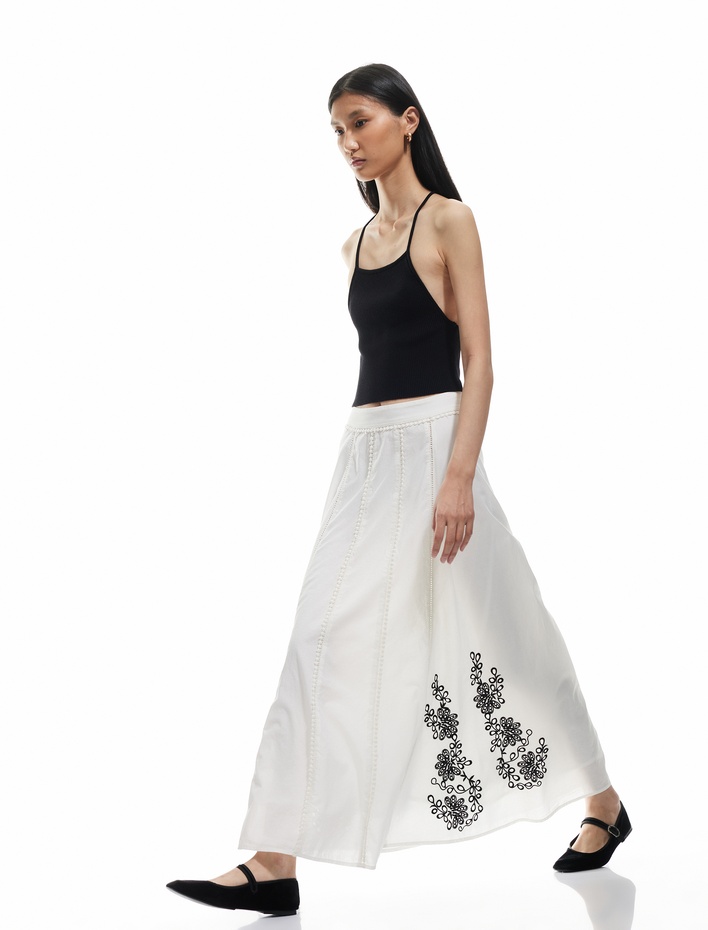  Pamuklu Astarlı Nakış Detaylı Uzun Kloş Etek