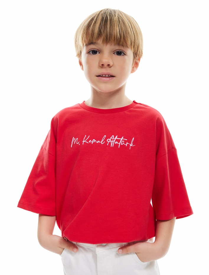Erkek Çocuk Kısa Kollu Bisiklet Yaka Mustafa Kemal Atatürk Nakışlı Tişört