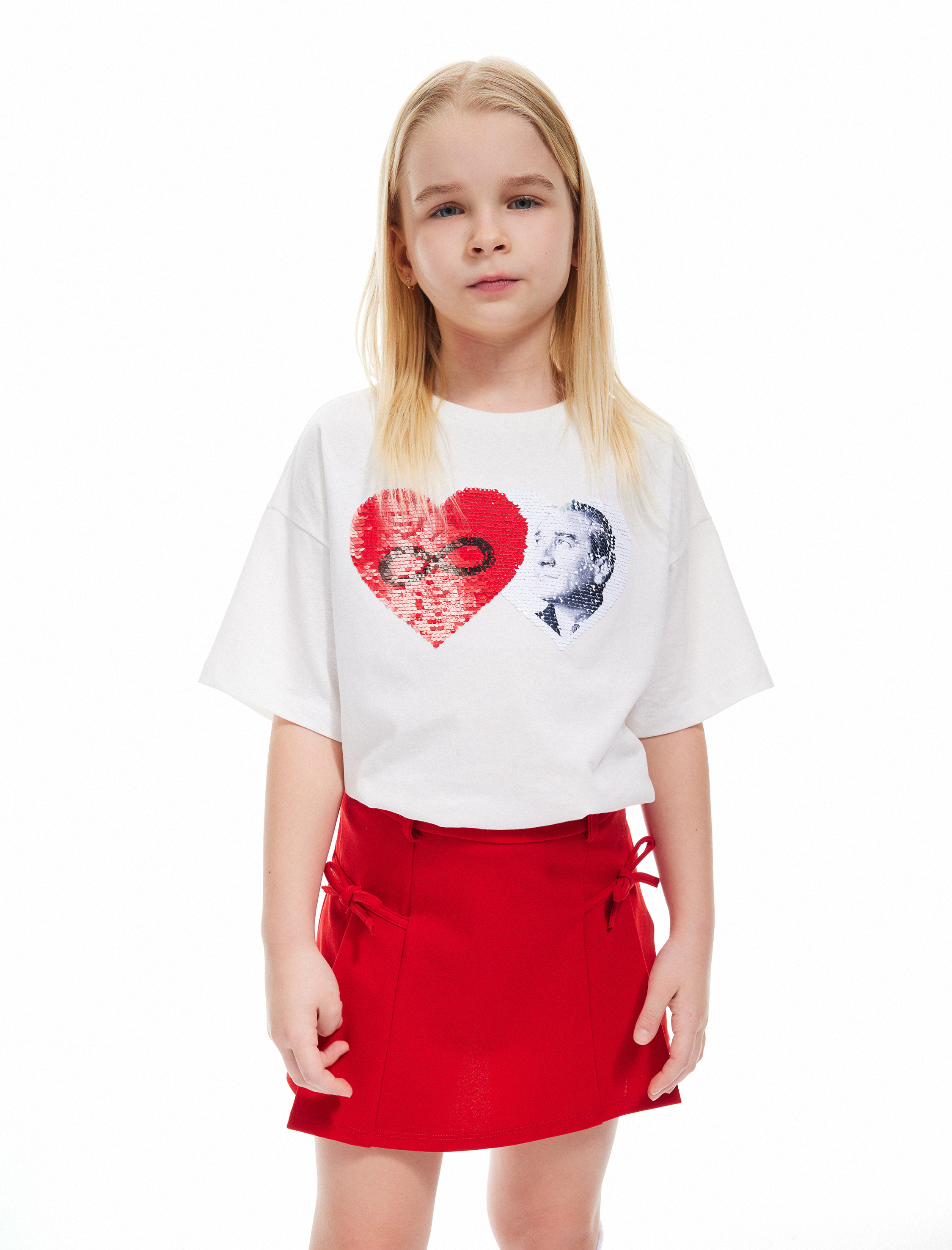  Kız Çocuk Kısa Kollu Bisiklet Yaka Kalpli Pullu Payetli Atatürklü Tişört