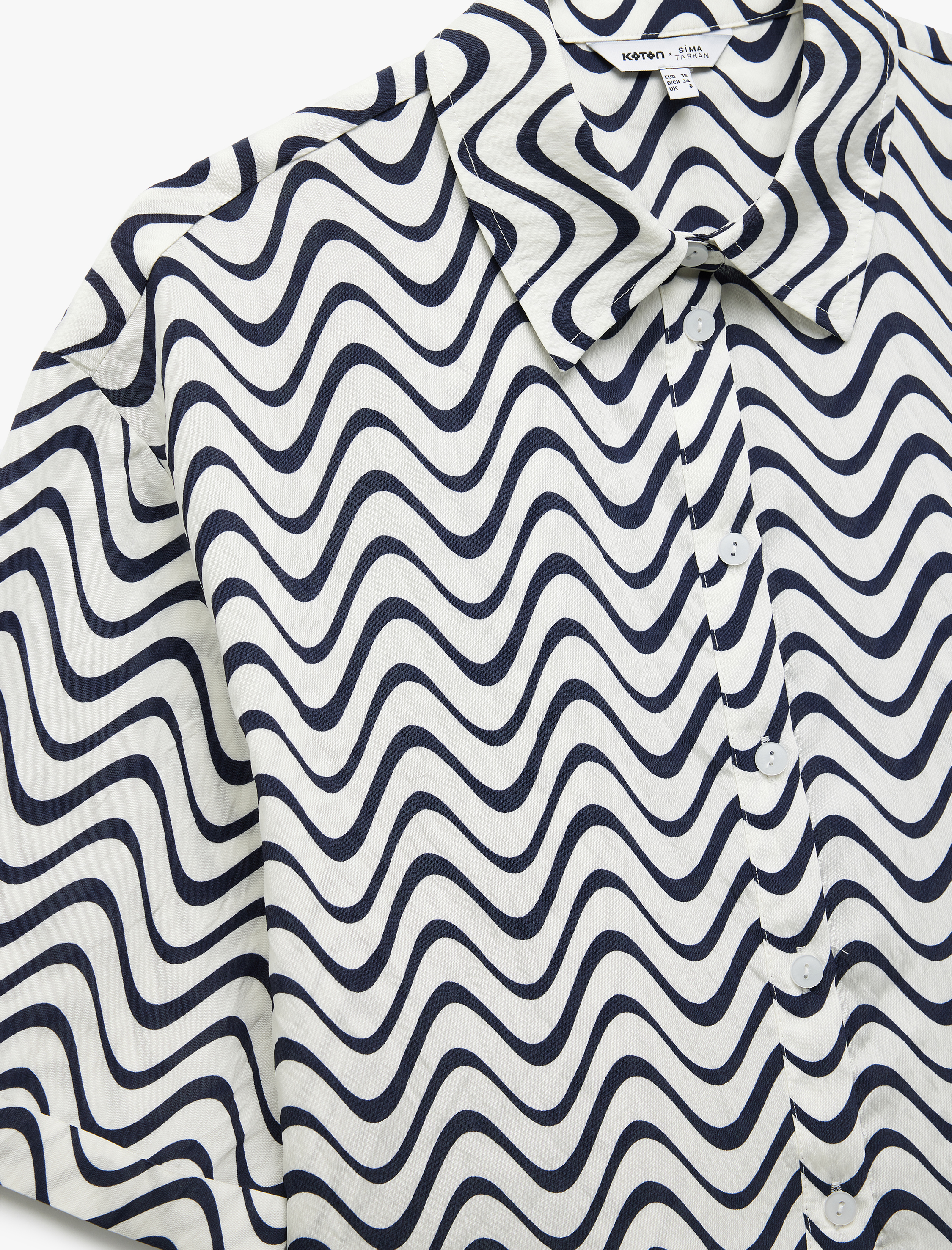   Koton X Sima Tarkan - Viskon Kumaş Kısa Kollu Desenli Crop Gömlek