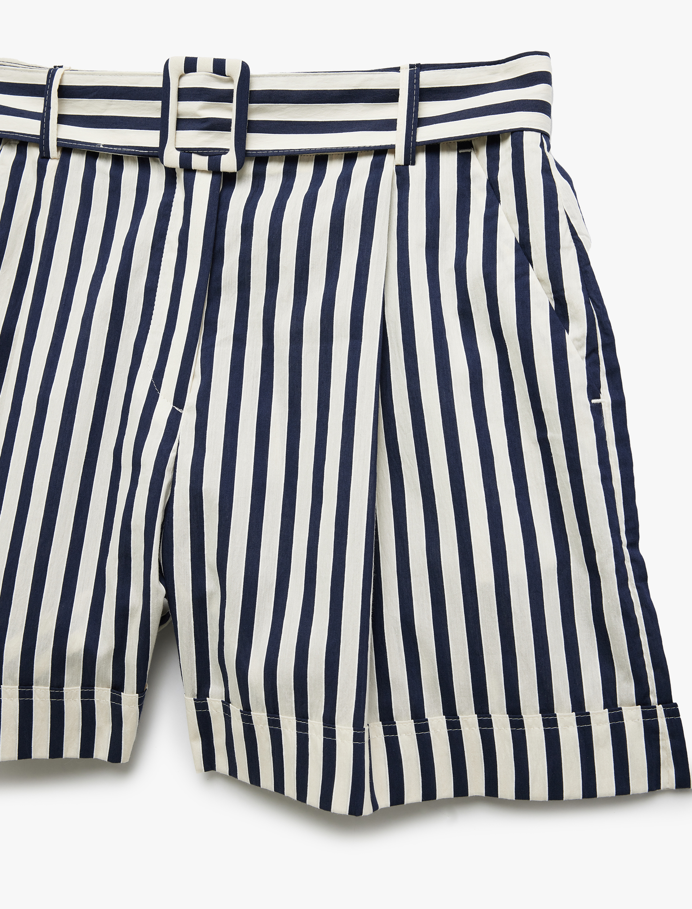   Koton X Sima Tarkan - Pamuklu Cepli Kemerli Mini Poplin Şort