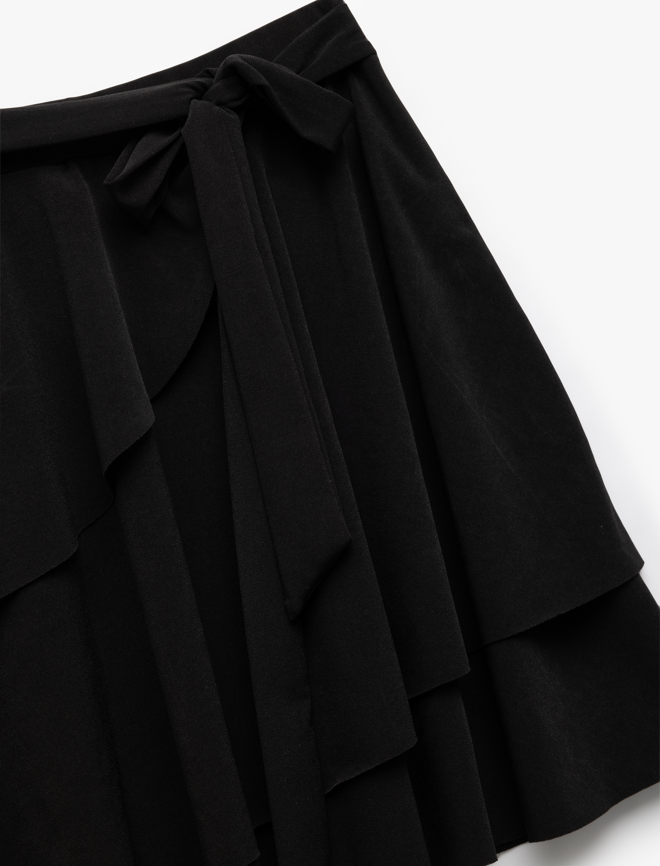   Asimetrik Bağlama Detaylı Katlı Fırfırlı Mini Etek