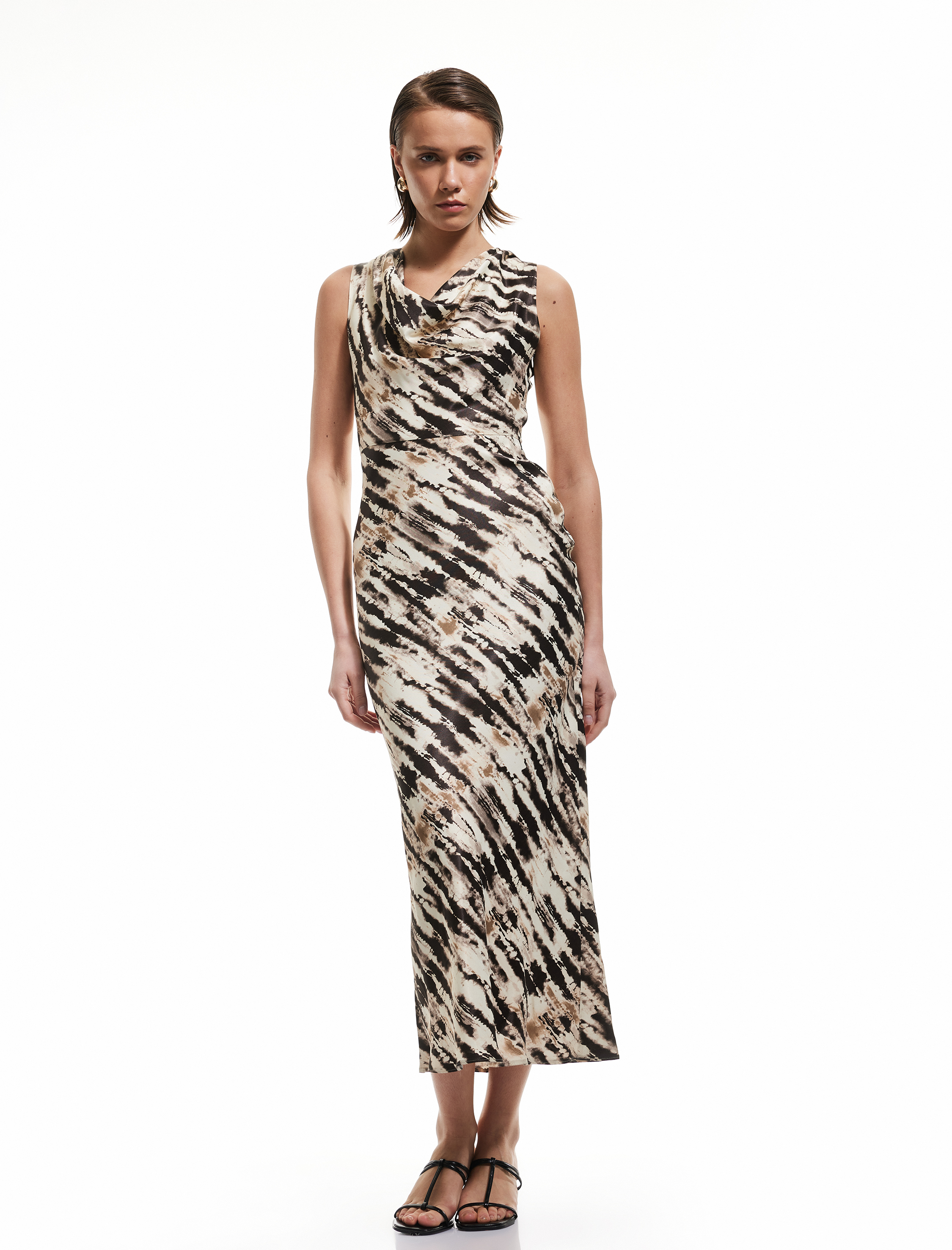   Viskon Kumaş Desenli Kolsuz Uzun Degaje Yaka Saten Elbise