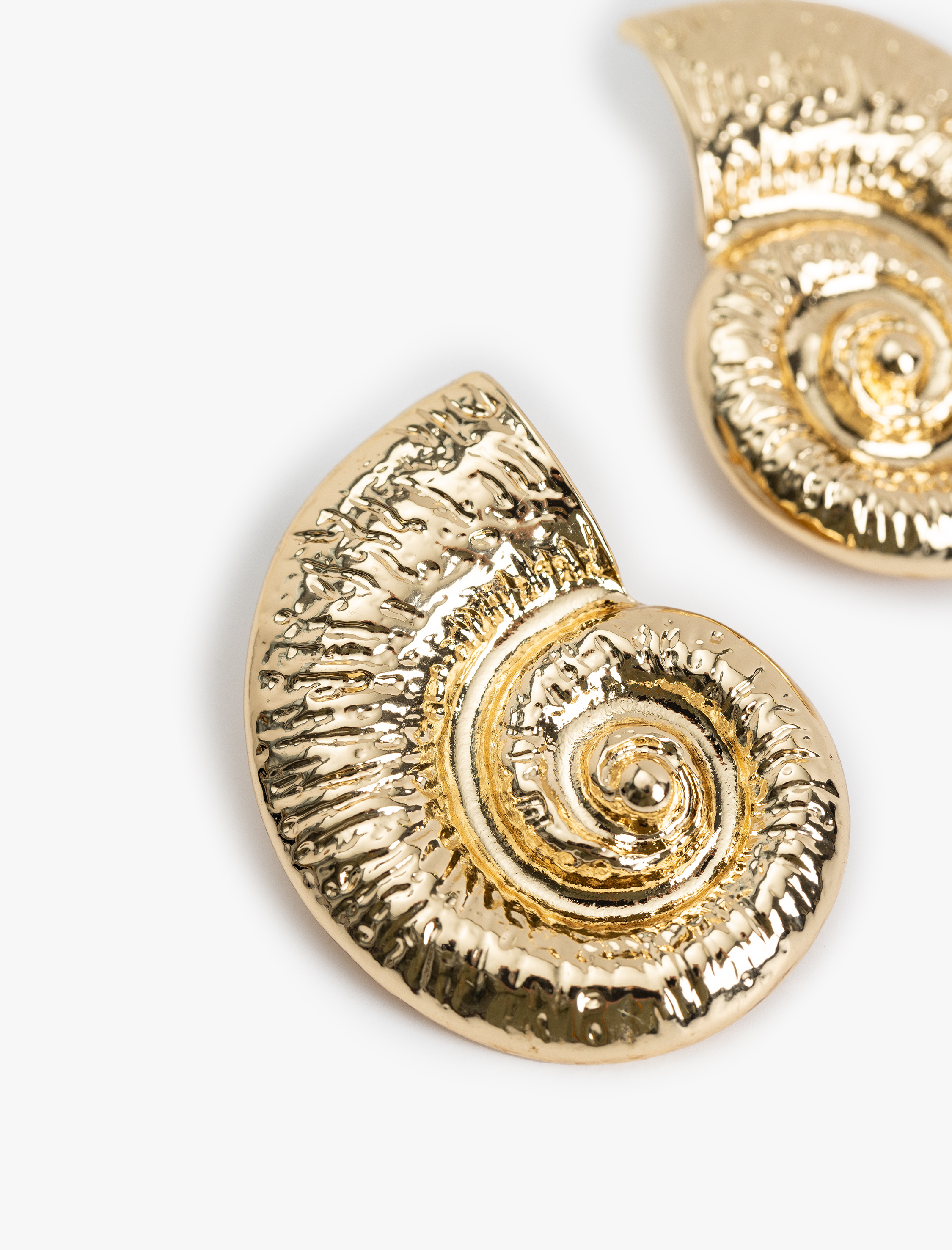  Kadın Büyük Boy Deniz Kabuğu Küpe - Koton X Sima Tarkan