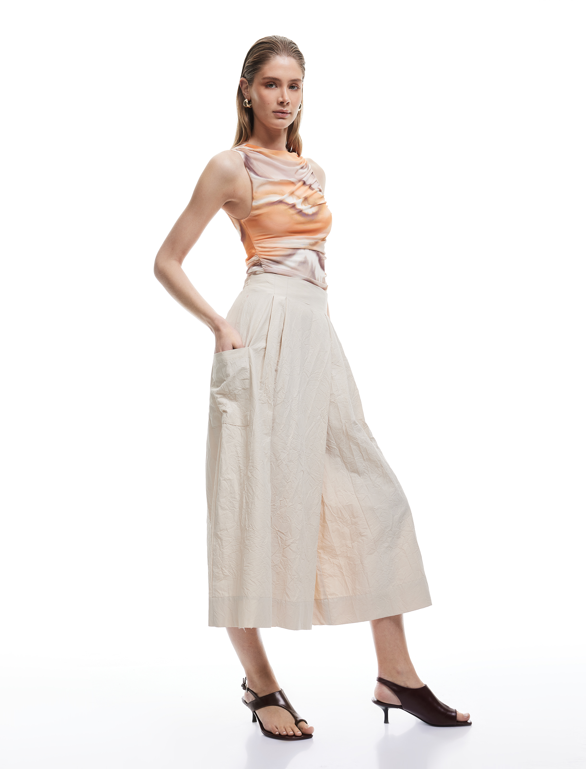   Koton X Sima Tarkan - Drapeli Bisiklet Yaka Batik Desenli Kolsuz Tül Bluz