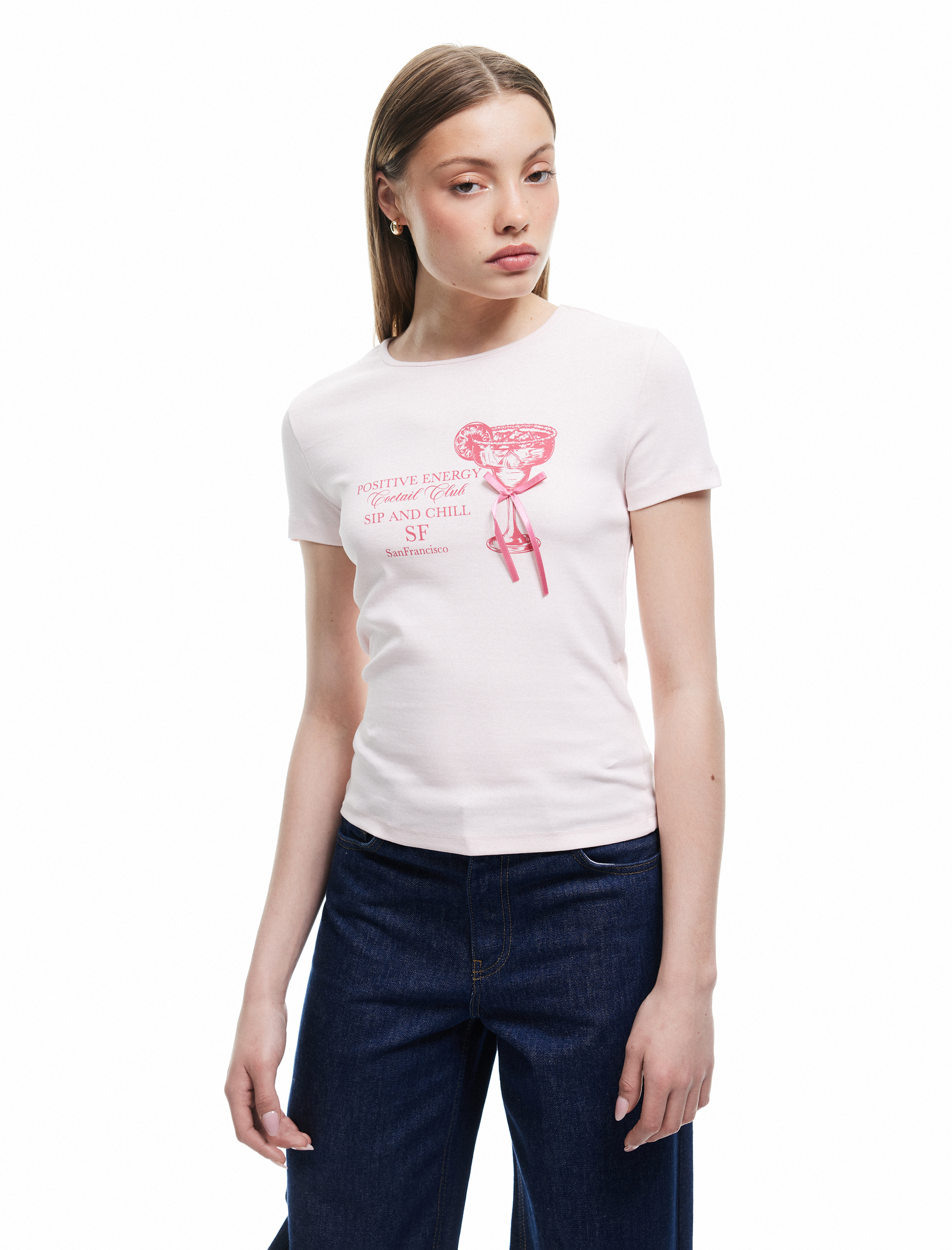 Bisiklet Yaka Kısa Kollu Dar Kesim Fiyonk Kurdele Detaylı Baskılı Tişört