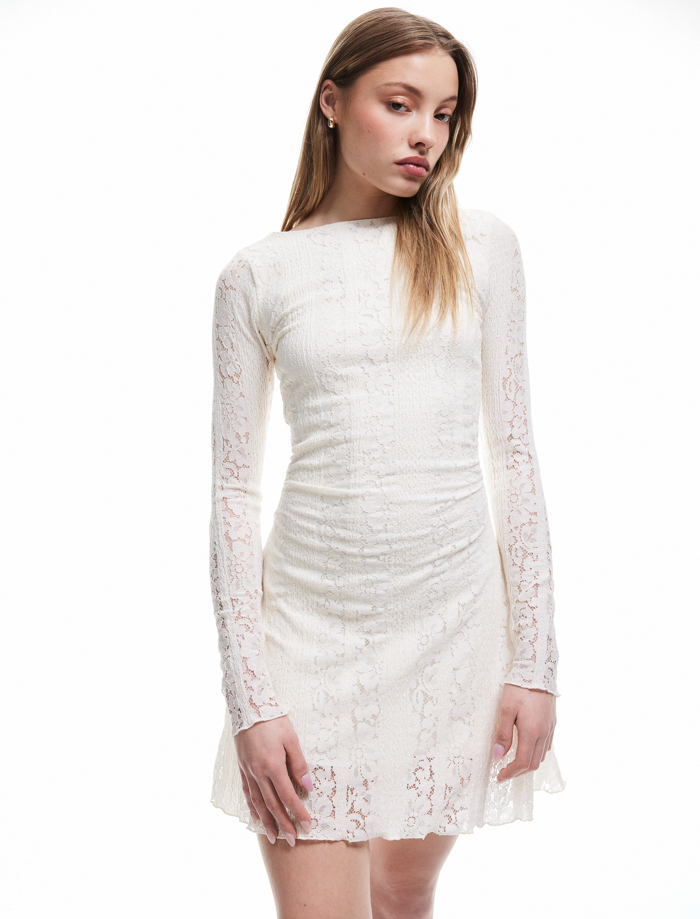   Volanlı Kayık Yaka Uzun Kollu Rahat Kalıp Kloş Dantelli Mini Elbise