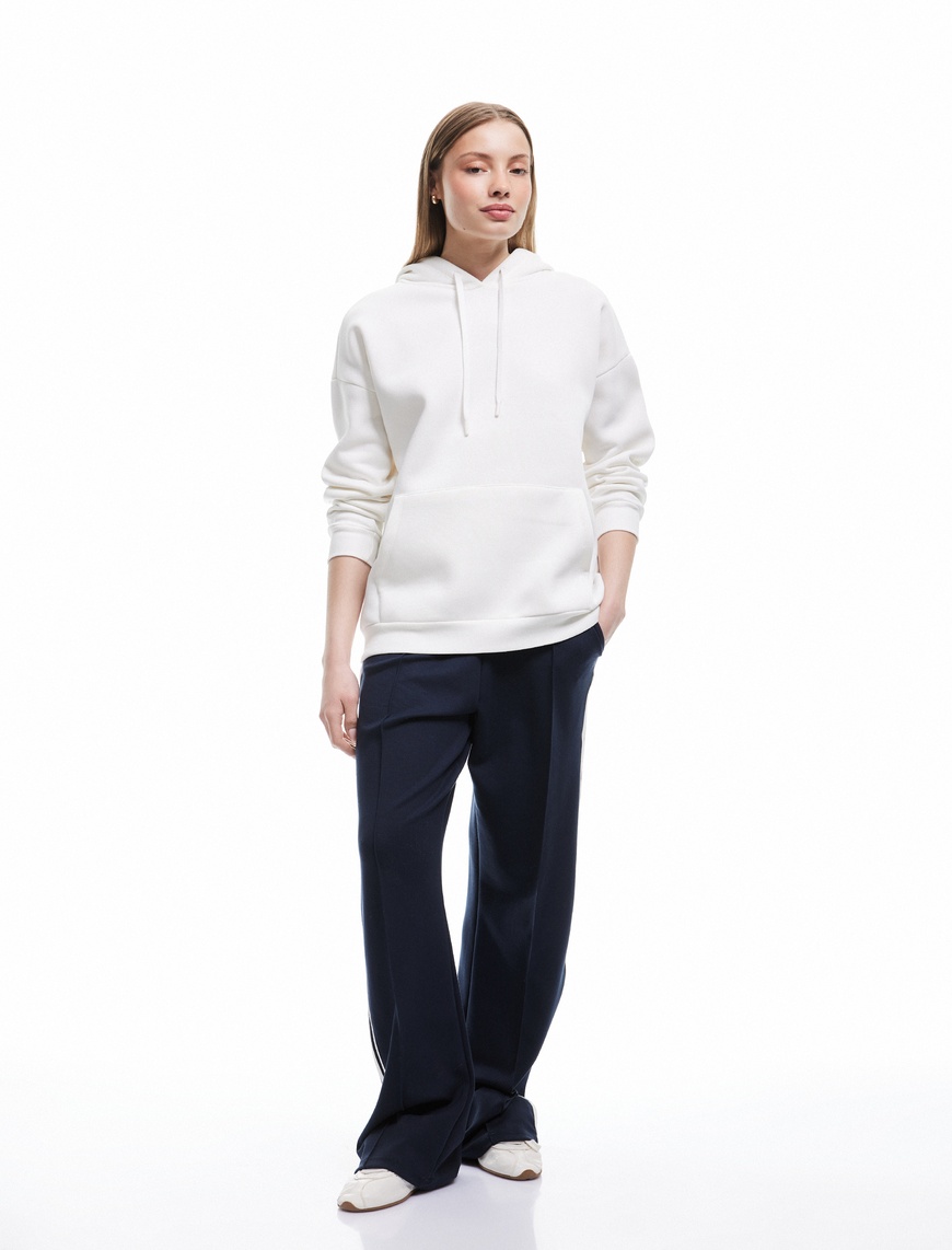   Üç İplik Şardonlu Kanguru Cepli Basic Kapüşonlu Sweatshirt