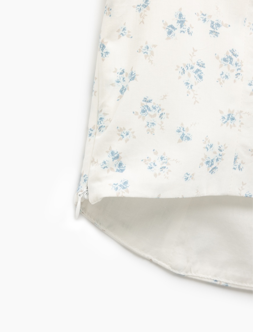   Kayık Yaka Bağcık Detaylı Fermuarlı Çiçekli Dar Kesim Poplin Crop Bluz