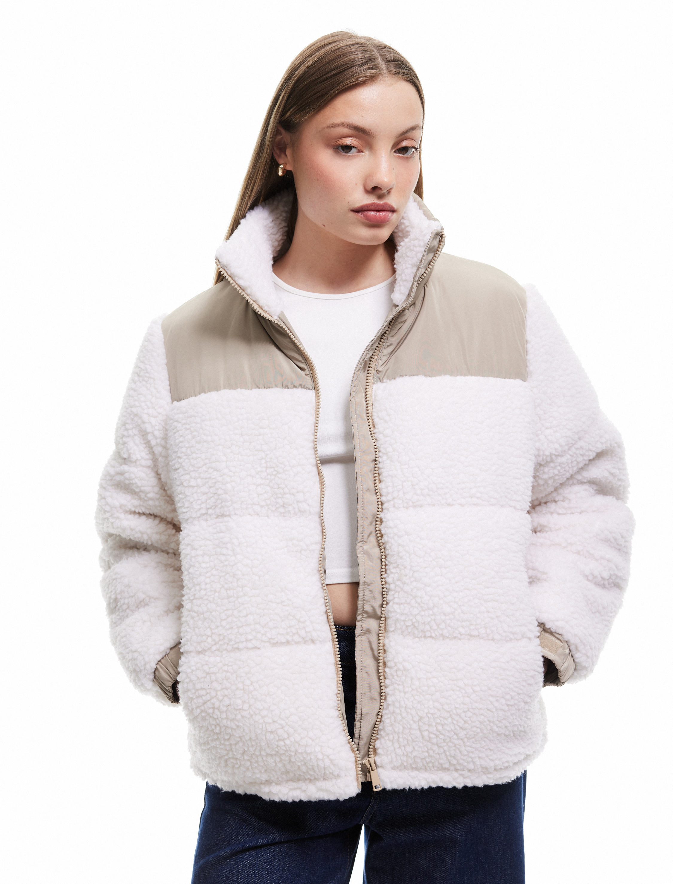   Dik Yaka Cep Detaylı Fermuarlı Renk Bloklu Peluş Mont