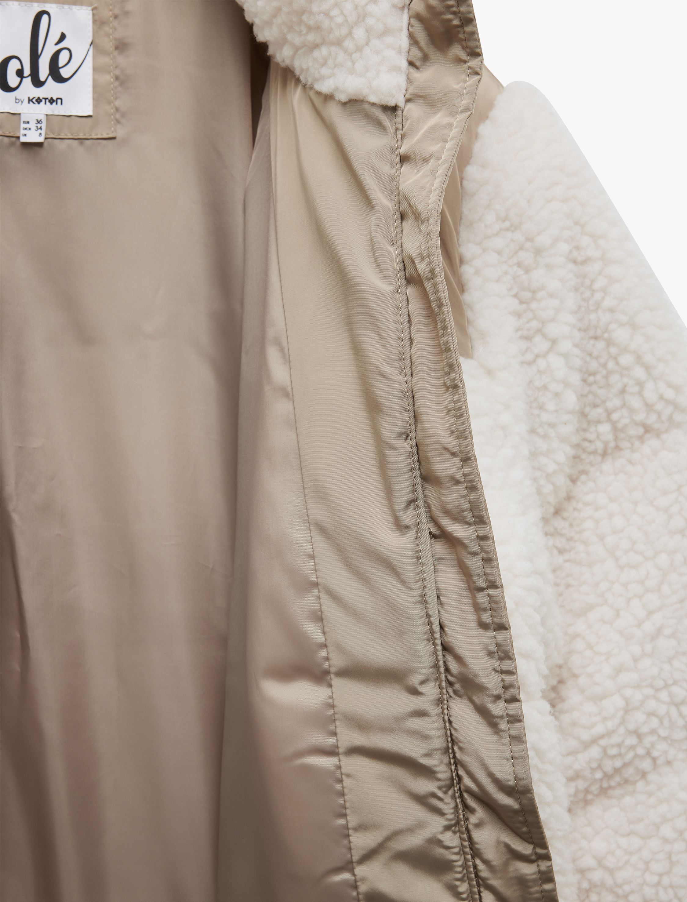   Dik Yaka Cep Detaylı Fermuarlı Renk Bloklu Peluş Mont