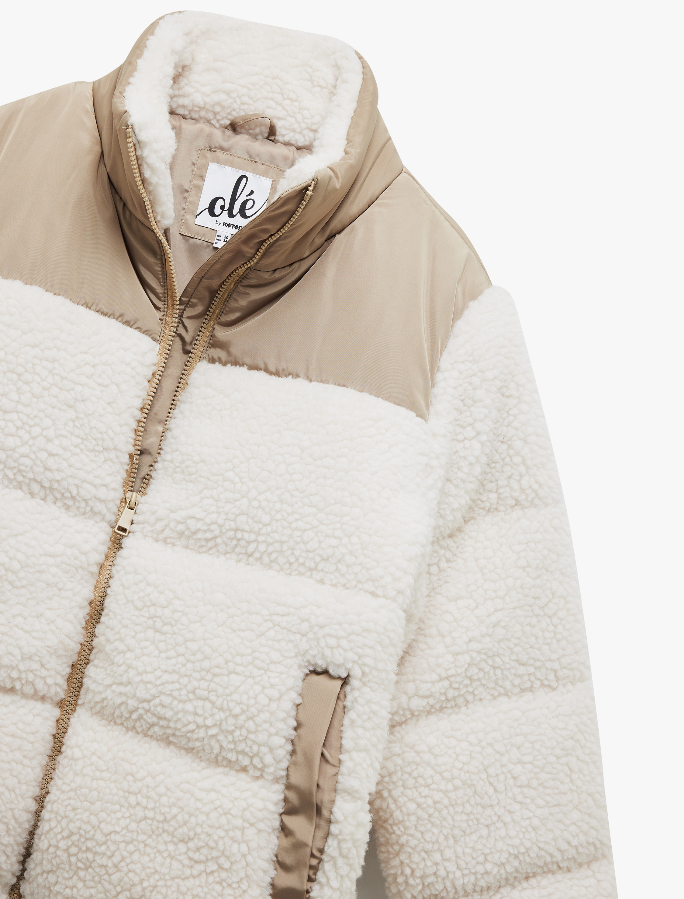   Dik Yaka Cep Detaylı Fermuarlı Renk Bloklu Peluş Mont