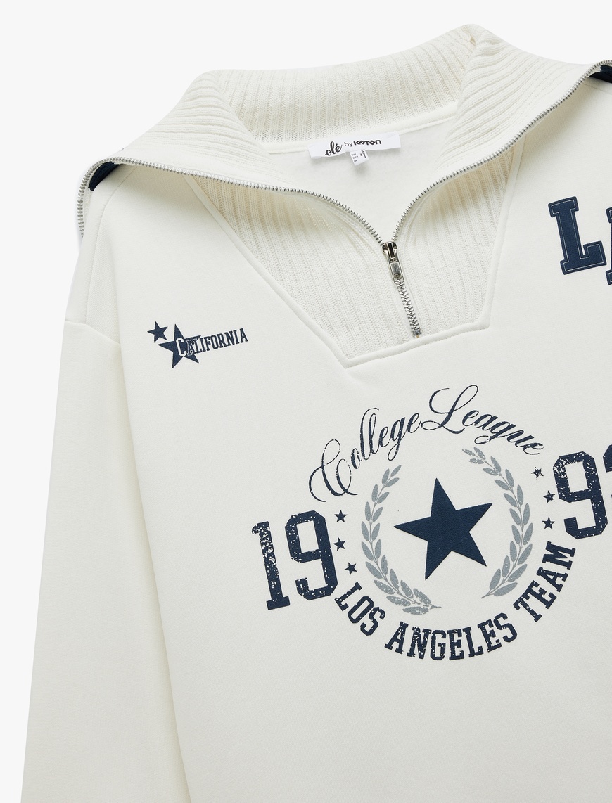   Şardonlu Yarım Fermuarlı Geniş Yaka Kolej Temalı Baskılı Sweatshirt
