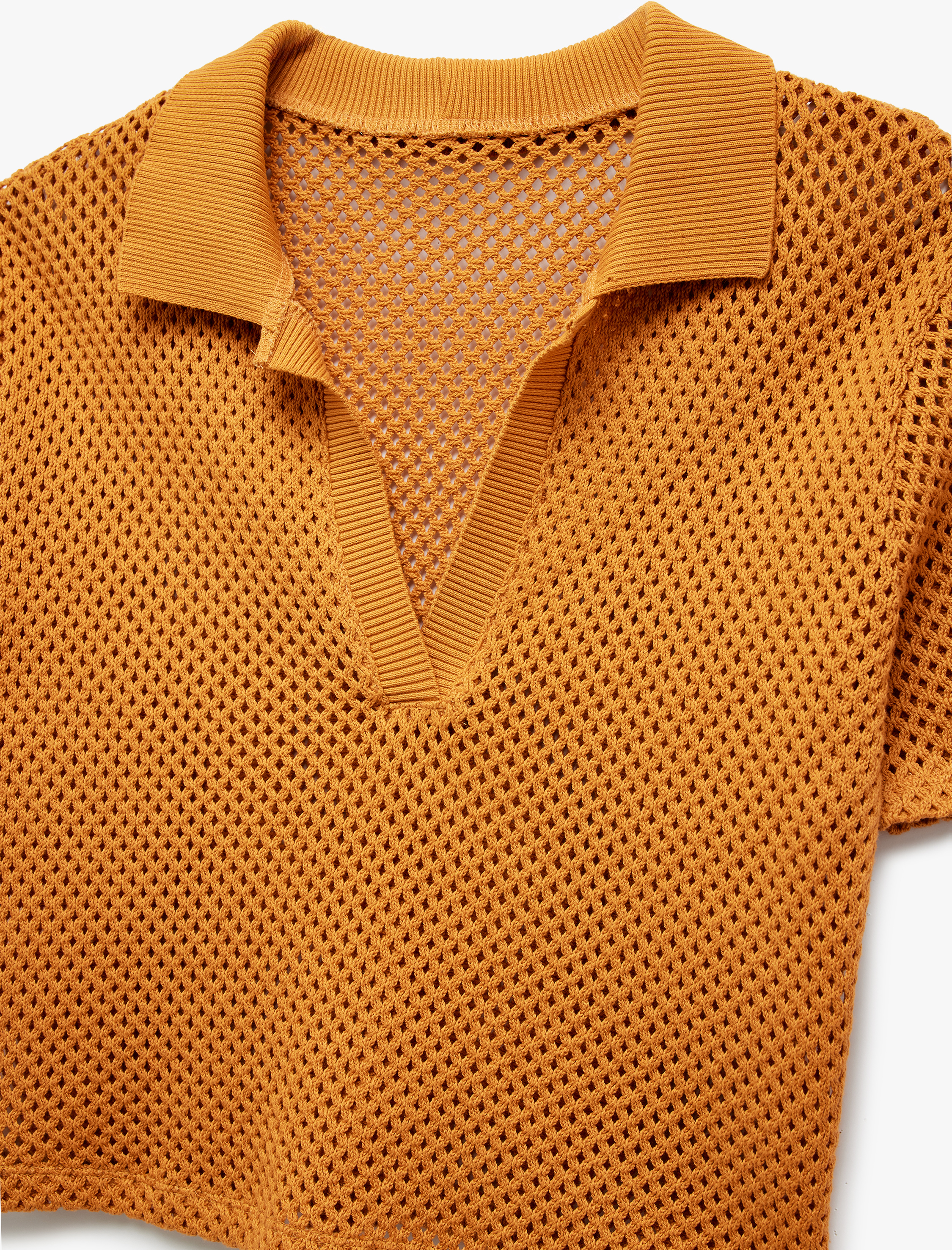   Koton X Sima Tarkan - Pamuklu Ajurlu Kısa Kollu Polo Yaka Kroşe Tişört