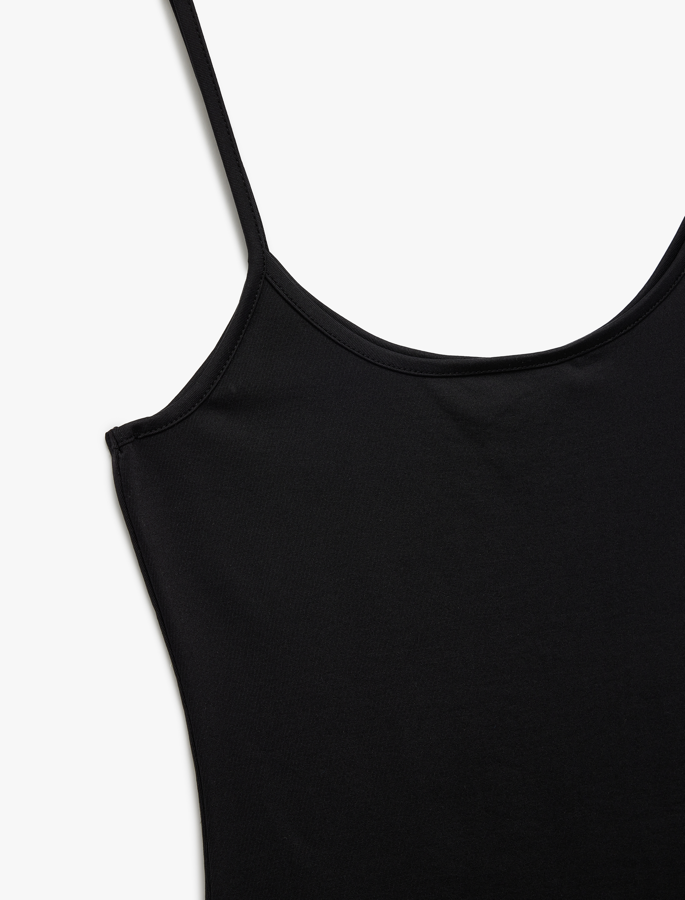   Dar Kesim Askılı U Yaka Basic Atlet