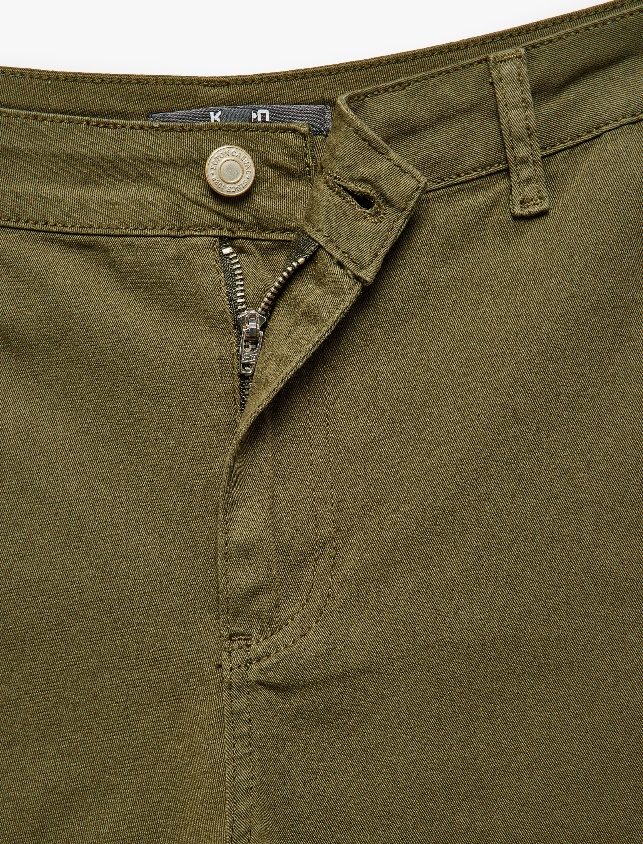   Pamuklu Chino Cepli Bermuda Slim Fit Şort