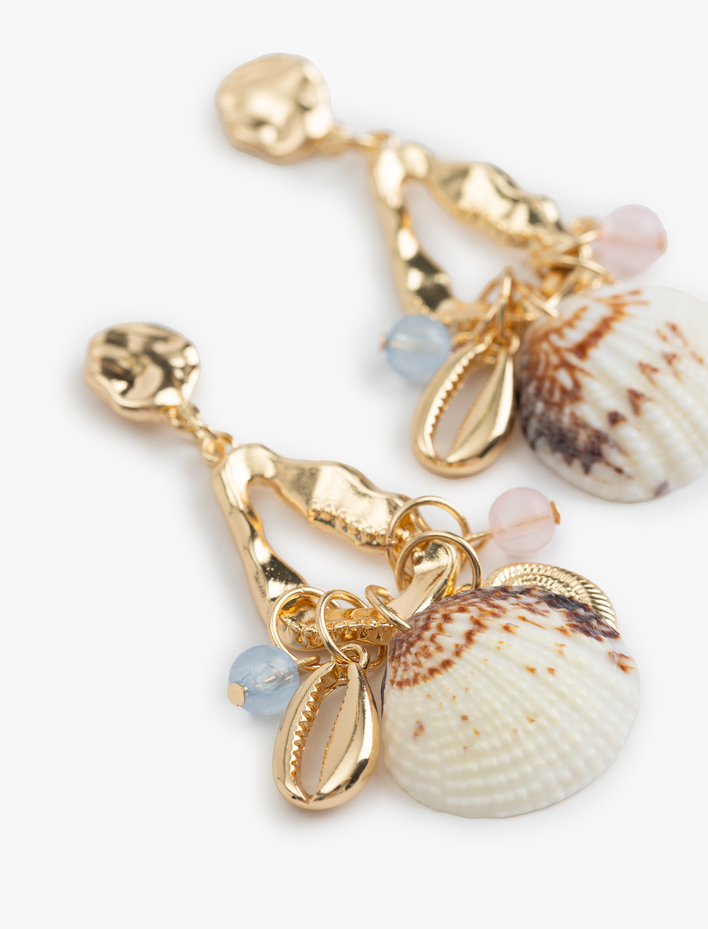  Kadın Çelik Karışımlı Sallantılı Boncuk Detaylı Deniz Kabuğu Küpe