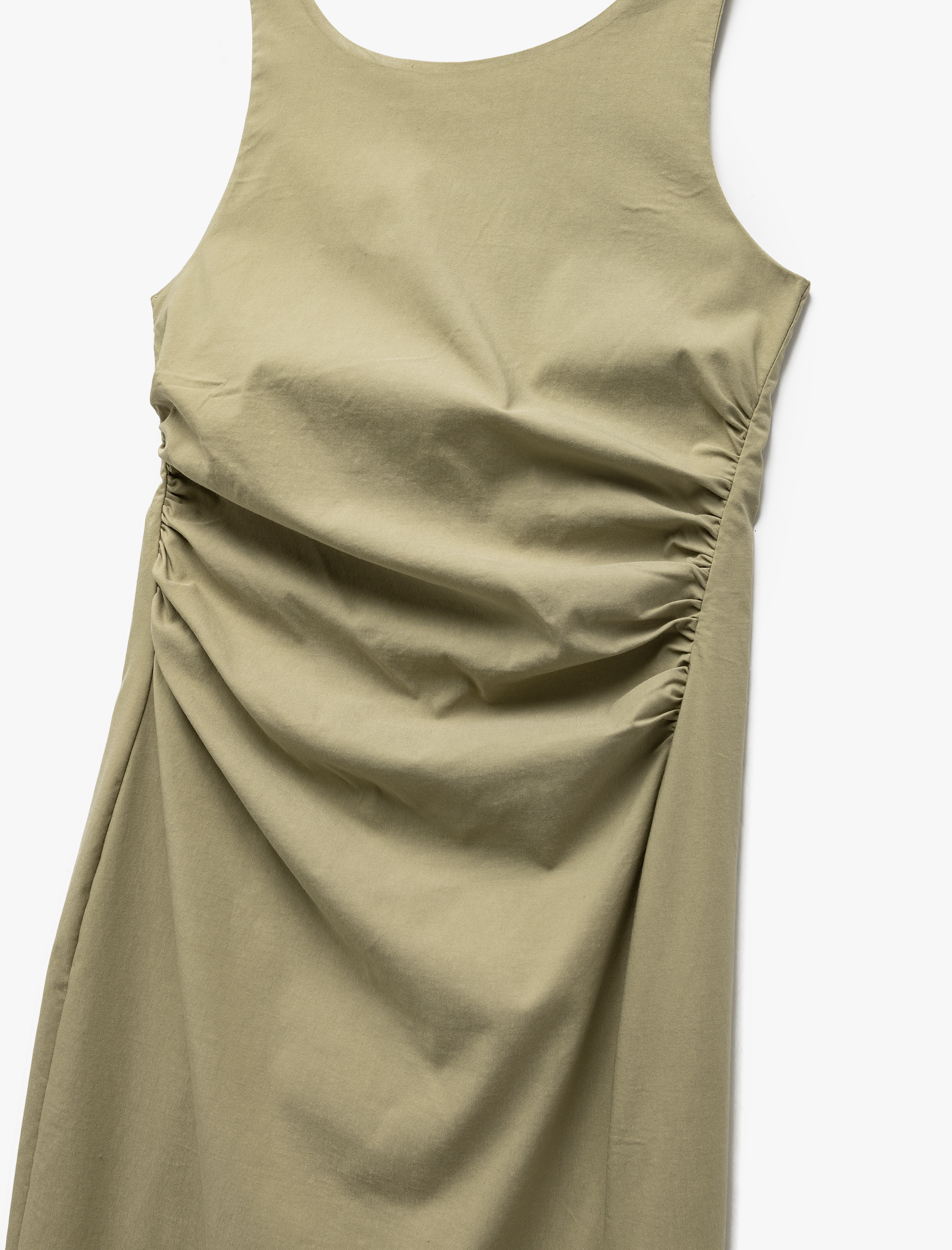   Koton X Sima Tarkan - Viskon Kumaş Drapeli Yuvarlak Yaka Kolsuz Midi Yırtmaçlı Elbise